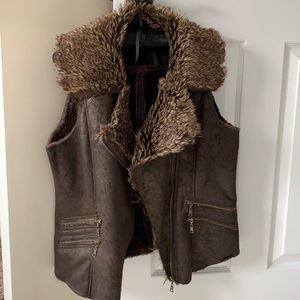 New Look Faux Fur Vest Juniors Size L Pre Owned